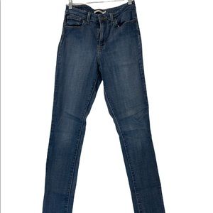Levi high rise skinny jeans size 30 dark wash